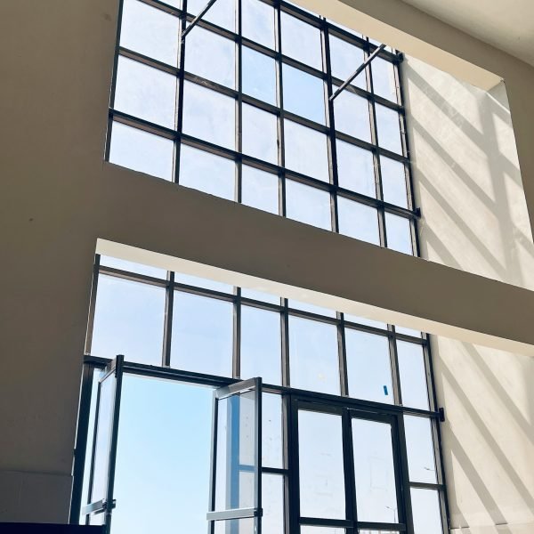 Stalramen en stalen buitendeuren: stijlvol en duurzaam voor je woning